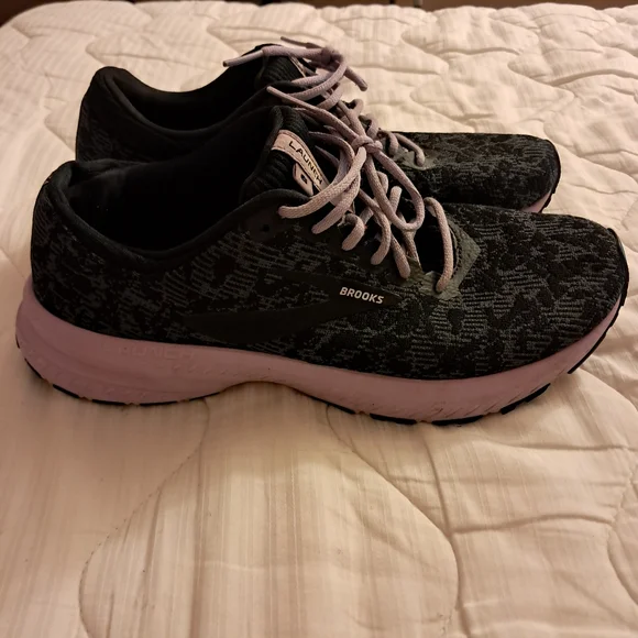 Brooks Sneakers Women's 9.5 Launch 6 Black Purple Athletic Sporty Running Comfy - Picture 1 of 7